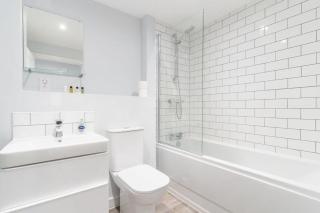 Contemporary 1 Bed Apartment Central Birmingham - 7