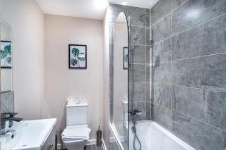 Modern Manchester 1 Bed Apartment - 8
