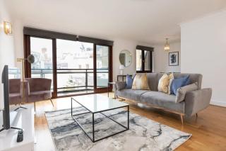 Spacious 1 Bed Mayfair Apartment with Balcony - Londra - 0