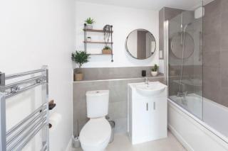 Contemporary 1 Bedroom Apartment in Ashford - 6