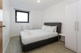 Stunning 2 Bed Apartment in Salford Amazing Views - 9