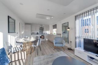 Contemporary 2 Bedroom Apartment in Ashford - Ashford - 4