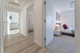 Contemporary 2 Bedroom Apartment in Ashford - Ashford - 3