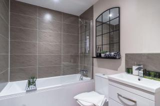 Fantastic 1 Bed Apartment Manchester - Sleeps 3 - 6