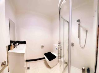 Waikato Uni guest room with private bathroom - Hamilton - 3