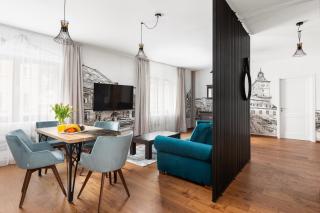 PEAK Aparthotel - Old Town - by CityHost - Braşov - 0