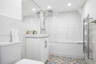 Modern 2 Bedroom Apartment in Central Woking - Woking - 8