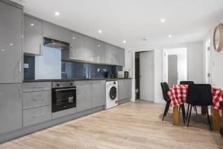 Modern 2 Bedroom Apartment in Central Woking - Woking - 6