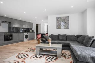 Modern 2 Bedroom Apartment in Central Woking - Woking - 3