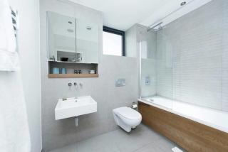 Fabulous 2 Bedroom Apartment w Balcony in London - Londra - 5