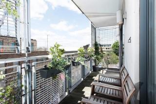 Fabulous 2 Bedroom Apartment w Balcony in London - Londra - 9