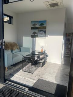 Simply Stunning Studio 2 - 6