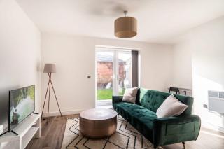 Modern 2 Bed Apartment in Waterloo Liverpool - 5