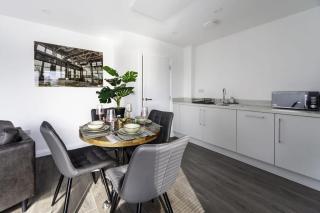 Stylish and Bright 2 Bed Apartment in Ashford - 8