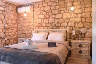 Coastal Stone Hideaway with Stunning Scenery - Kitriaí - 7