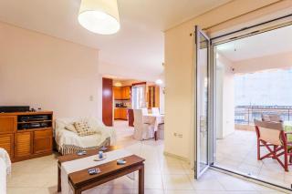 Spacious Urban Haven-Family Home, Perfect location - Kalamata - 9
