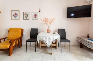 Kalamata City Nest - Central & Cozy Hideout - Kalamata - 9