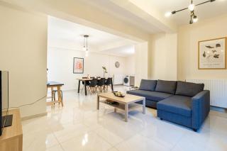 Escape to Kalamata's Old City Your Urban Oasis - Kalamata - 0