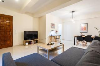 Escape to Kalamata's Old City Your Urban Oasis - Kalamata - 3