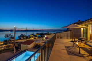 Villa BEACHFRONT - Klimno - 8