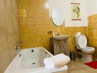 Khubonye Royal Guesthouse - Randjesfontein - 3