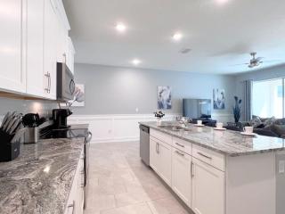 Beautiful 5 Bed Resort Town Home near Disney -1648 - Kissimmee - 1