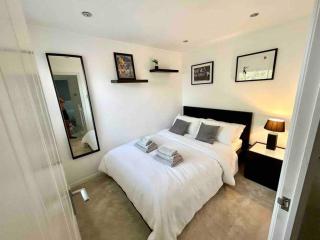 Home in Southsea with Hot Tub, Close to the Sea - Portsmouth - 6