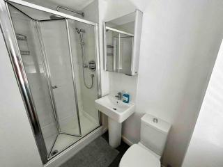 Home in Southsea with Hot Tub, Close to the Sea - Portsmouth - 2