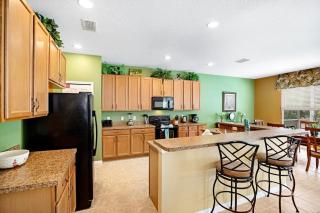 Fabulous Home with Relaxing South Facing Pool-417O - Davenport - 3