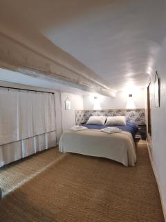 Appartement centre historique Aix en Provence, Place RAMUS - Aix-en-Provence - 2
