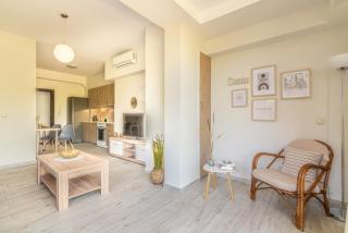 The Holiday House 1 - 1