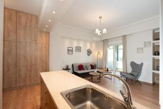 Contemporary apartment made of wood and stone. - Atene - 2
