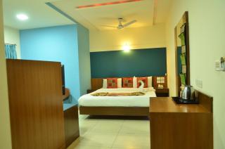 Cubbon Suites - 10 Minute walk to MG Road, MG Road Metro and Church Street - Bangalore - 5