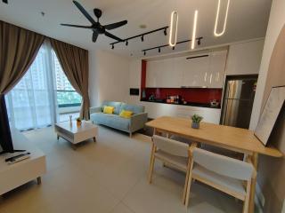 Arcoris Mont Kiara 2# Sunway 163# 2-Bedroom with balcony 2-4Pax - 5