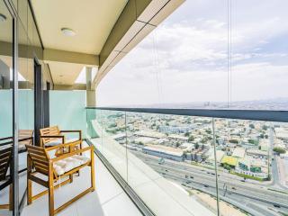 Modern and Cozy Condo With Unobstructed City Views - Dubai - 4
