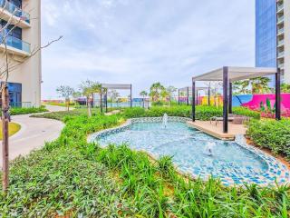Modern and Cozy Condo With Unobstructed City Views - 5