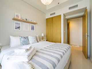 Modern and Cozy Condo With Unobstructed City Views - Dubai - 5