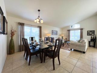 Cozy 4 Bed 3 Bath Pool Hm with Game Room-4450NP - Kissimmee - 3