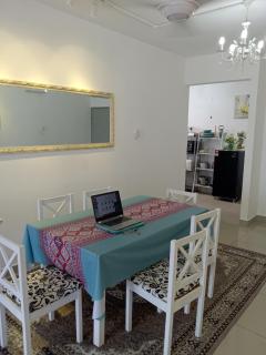 Homestay King Putrajaya Spacious 3BR 2 Min Walk to Everly 5 Min to Alamanda - 2