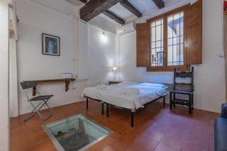 Central Apartment With Private Courtyard! - Bolonia - 1