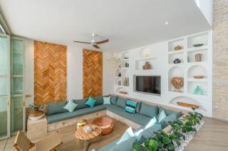 Villa Vola : Fabulous New Designer Villa Next to the Beach - Canggu - 3