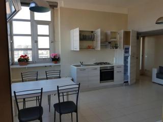 IRIS Bilocale Centro Città - 1