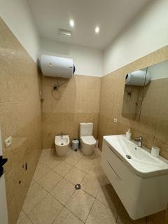 Pau's Daily Apartment - Tirana - 8