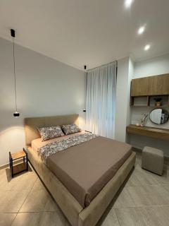 Pau's Daily Apartment - Tirana - 5
