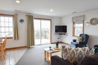12217 - Beautiful Views of Cape Cod Bay Access to Private Beach Easy Access to P-Town - Truro - 7