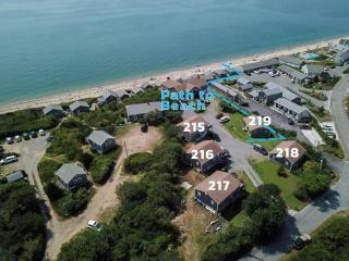 12218 - Beautiful Views of Cape Cod Bay Access to Private Beach Easy Access to P-Town - Truro - 9