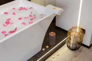 Royal romantic apartment with bathtub - Lviv - 7
