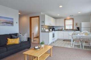 12215 - Beautiful Views of Cape Cod Bay Access to Private Beach Easy Access to P-Town - Truro - 8