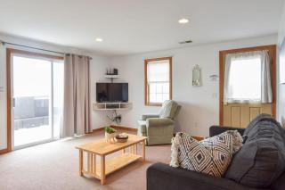 12215 - Beautiful Views of Cape Cod Bay Access to Private Beach Easy Access to P-Town - Truro - 2