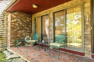 Spacious Home w Finished Game Room - 7